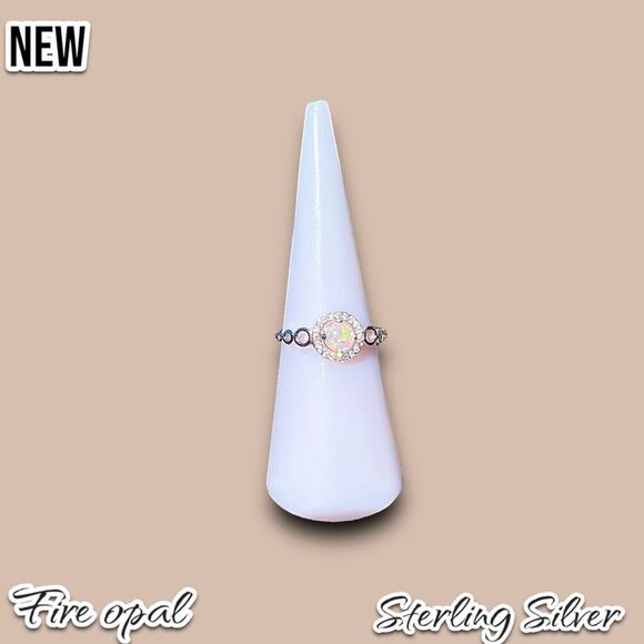 New .925 White Fire Opal Round CZ Crystal Vintage Wedding Engagement Ring - Picture 5 of 9